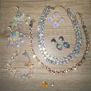 Iridescent Jewelry mix-set! A glittery, elegant, jewelry lover’s dream! 🦄 💎